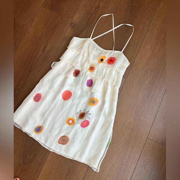 Tocca 100% Silk Cream Dress with Colorful Floral Accents and flowy layers - Picture 2 of 13